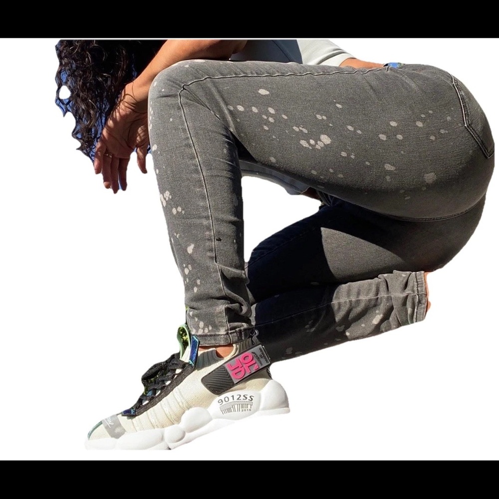 Fashion Nova Women’s Curve On The Spot Paint Splatter Gray Skinny Jeans Size 20W - Picture 14 of 15